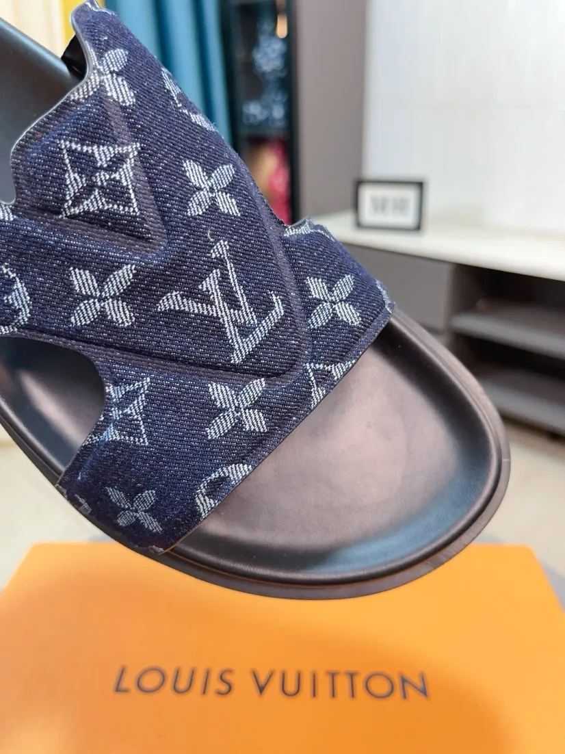 Men's shoes 💰300🌹🌹【LV】Multi-color new men's slippers, original quality top version, original special printed denim➕sheepskin on the inner side, non-slip combination sole, more stable walking, more comfortable and lightweight, high-end and generous, size: 38~44